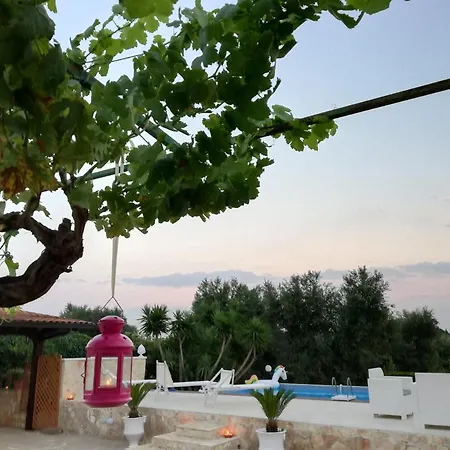Trullo Perlato Villa *